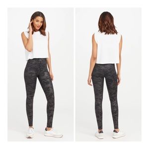 SPANX Faux Leather Camo Leggings Sz S/P